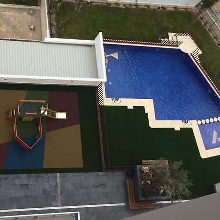 Edificio Attikos - Solo Familias Appartement Gandía Buitenkant foto